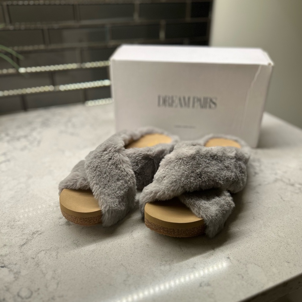 Dream Pairs Gray Fuzzy Slide Sandals